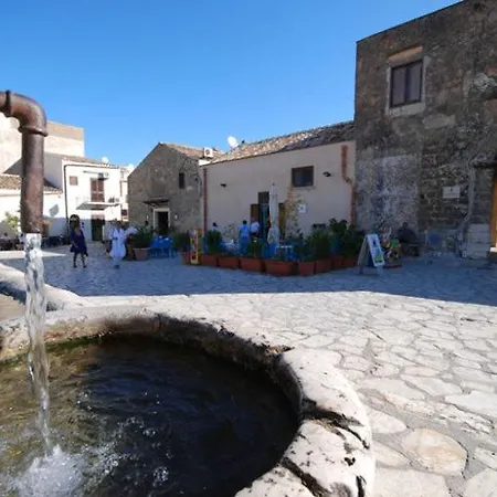 Dentro Scopello - *