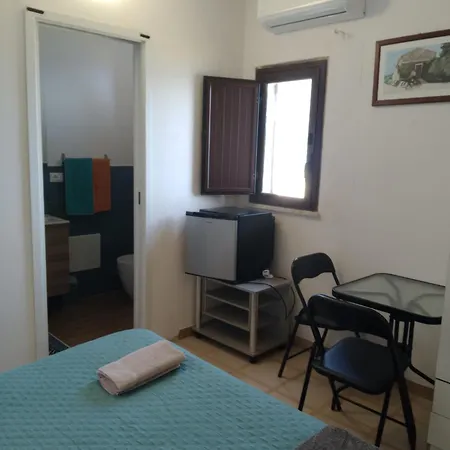 Dentro Scopello - *